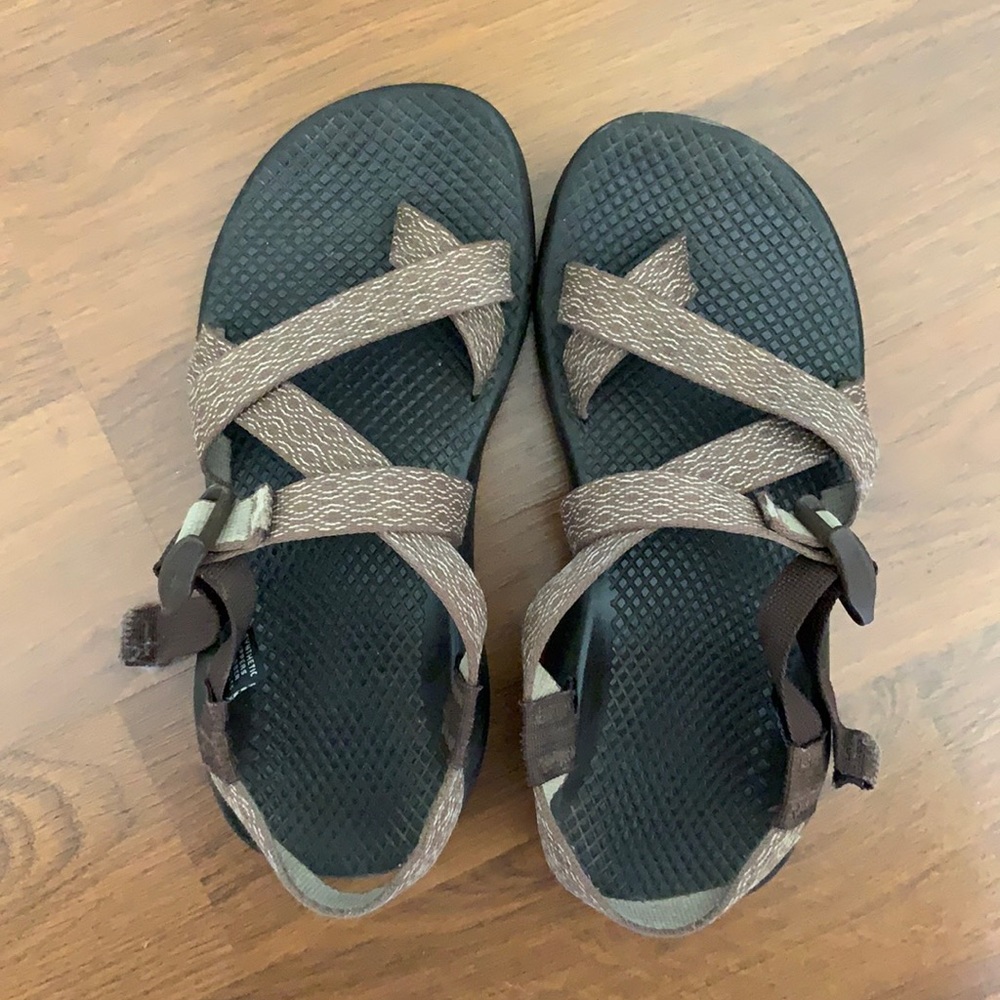 Women’s Classic Chacos Size 7 Wide